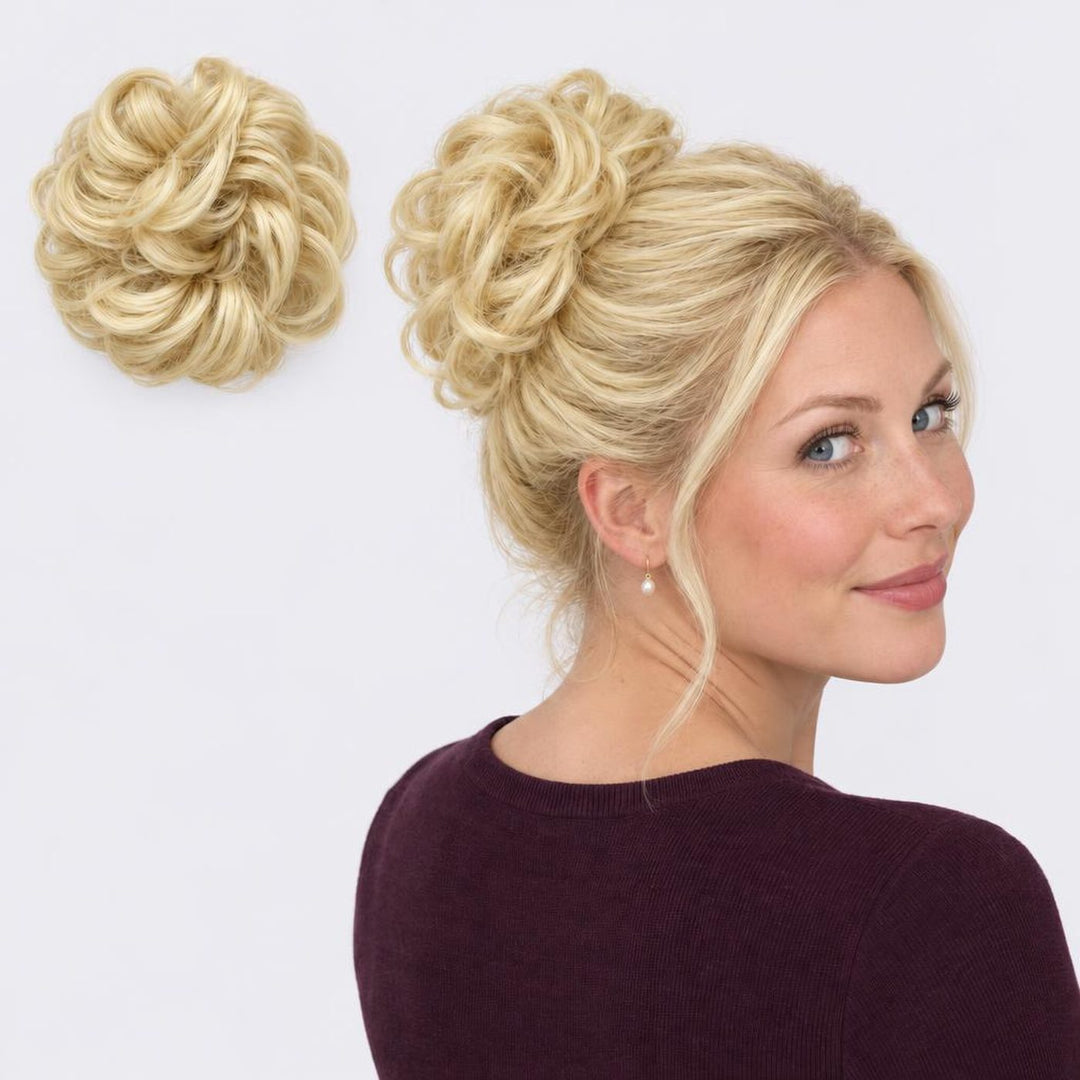 Tangled Scrunchie, sävy Blonde – kihara hiuslisäke-nuttura, irrallaan ja mallin päässä