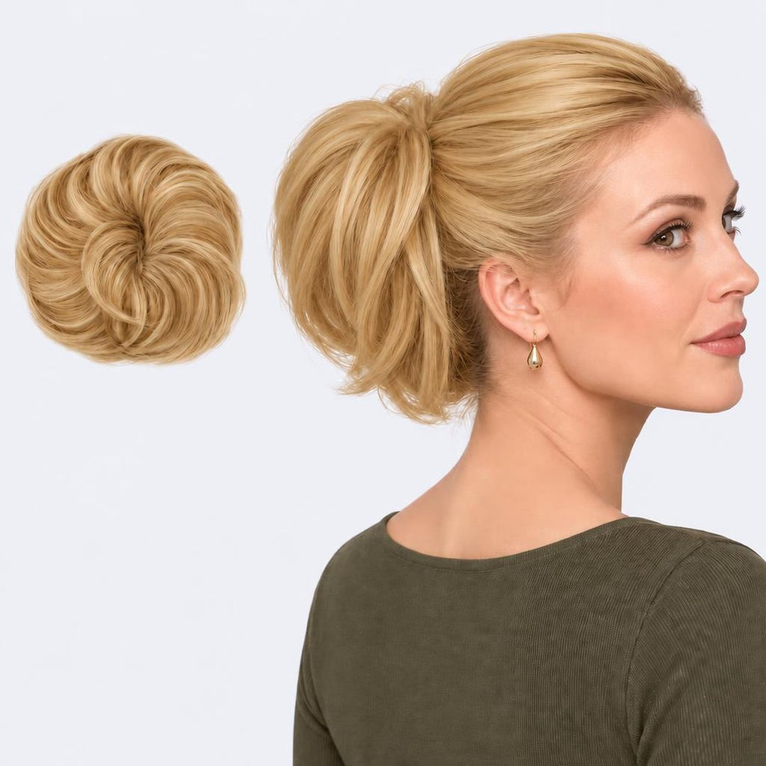 Tangled Straight Scrunchie, sävy Warm Blonde – suora hiuslisäke-nuttura, irrallaan ja mallin päässä